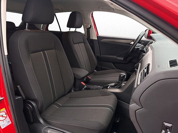 Volkswagen T-Roc 24 of 30