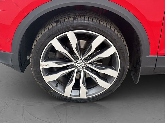 Volkswagen T-Roc 29 of 30