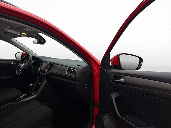 Volkswagen T-Roc 25 of 30