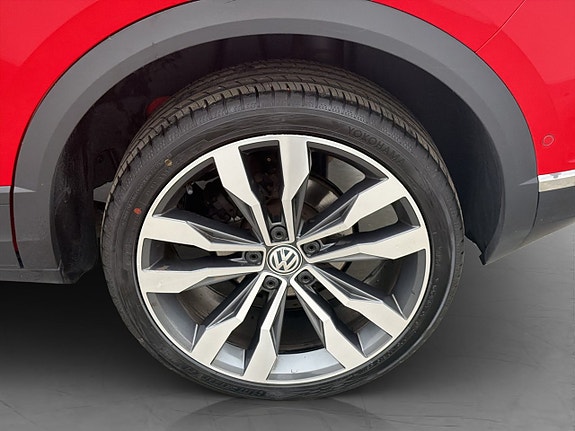 Volkswagen T-Roc 30 of 30