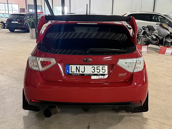 Subaru Impreza 4 of 9