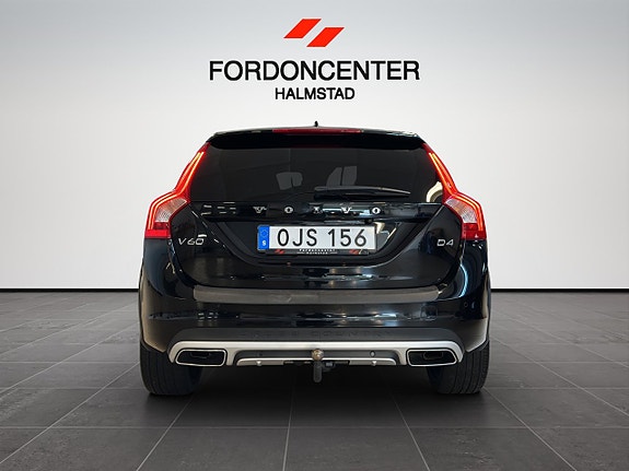 Volvo V60 Cross Country 7 of 29