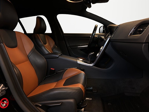 Volvo V60 Cross Country 12 of 29