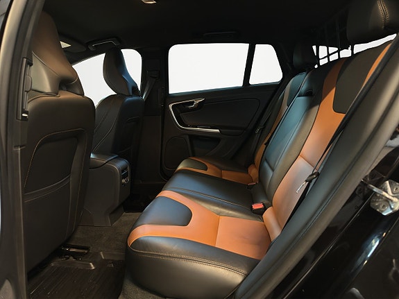 Volvo V60 Cross Country 25 of 29