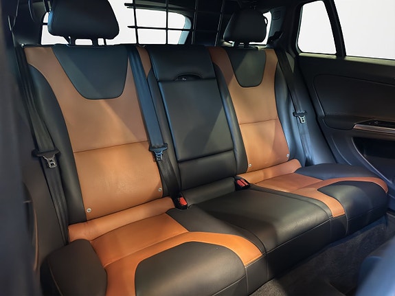 Volvo V60 Cross Country 27 of 29
