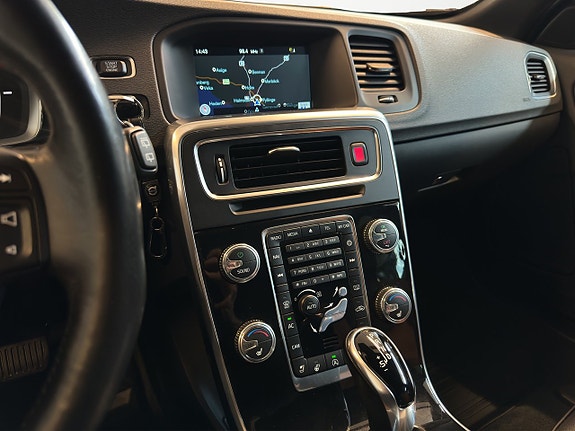 Volvo V60 Cross Country 19 of 29