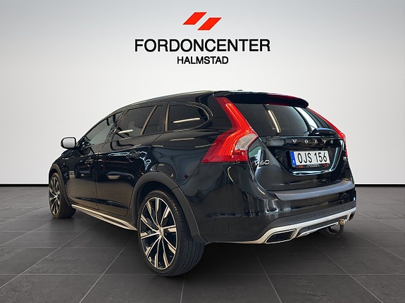 Volvo V60 Cross Country 8 of 29