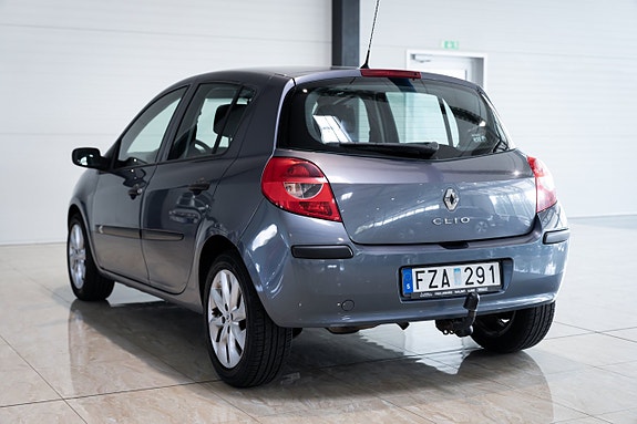Renault Clio 11 of 30