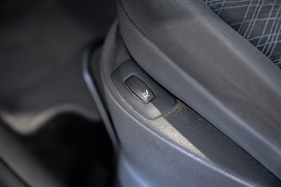Renault Clio 27 of 30
