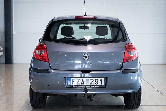 Renault Clio 10 of 30