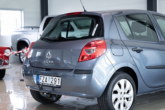 Renault Clio 12 of 30