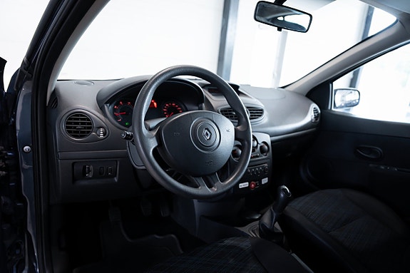Renault Clio 16 of 30