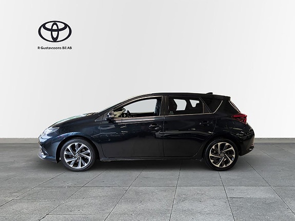 Toyota Auris 6 of 10