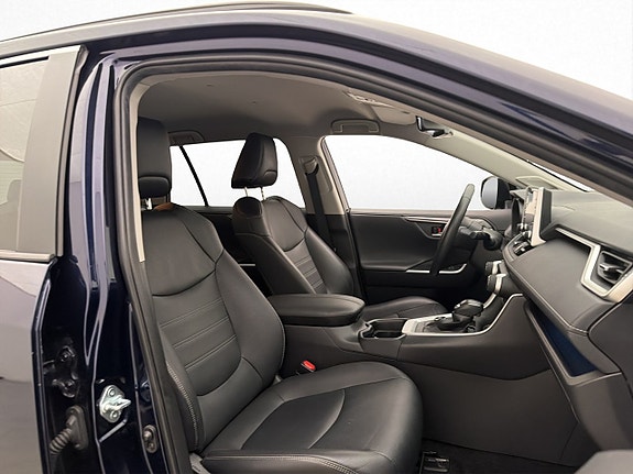 Toyota RAV4 25 of 30