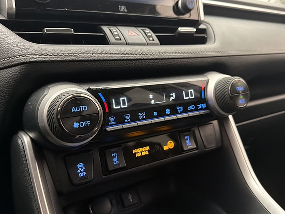 Toyota RAV4 22 of 30