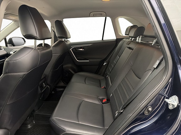 Toyota RAV4 26 of 30