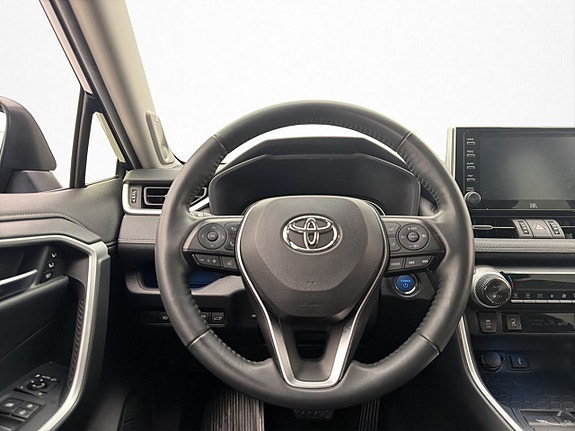 Toyota RAV4 14 of 30