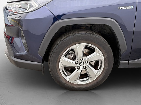 Toyota RAV4 28 of 30