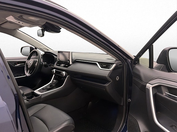 Toyota RAV4 24 of 30