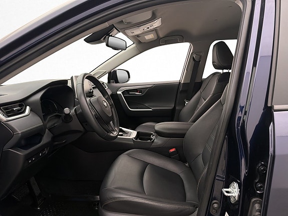 Toyota RAV4 12 of 30