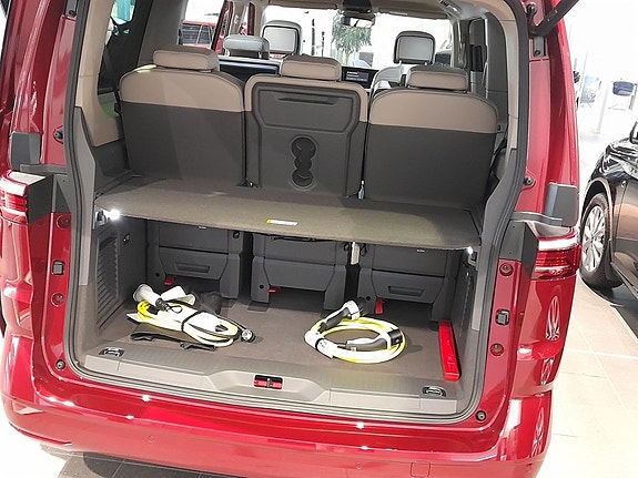 Volkswagen Multivan 4 of 18