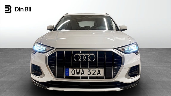 Audi Q3 4 of 12