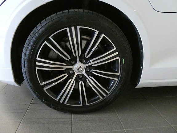 Volvo V60 12 of 27