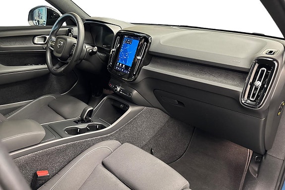 Volvo EX40 10 of 25