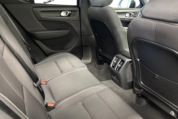 Volvo EX40 14 of 25