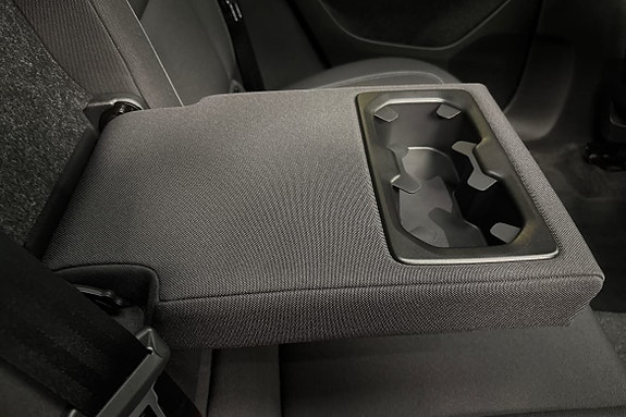 Volvo EX40 16 of 25