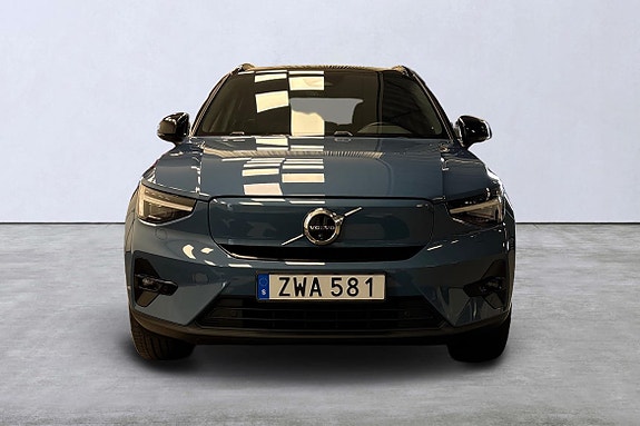 Volvo EX40 7 of 25