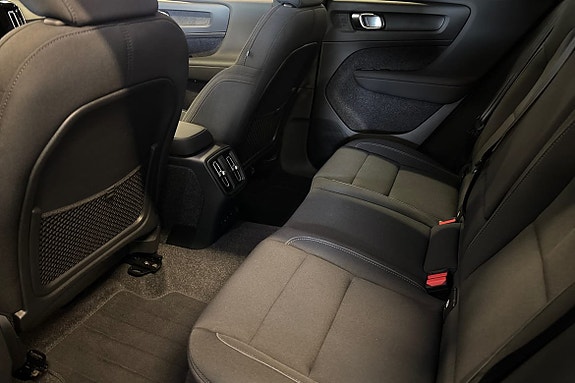 Volvo EX40 15 of 25