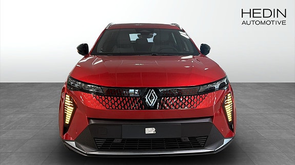 Renault Scenic E-Tech 8 of 9