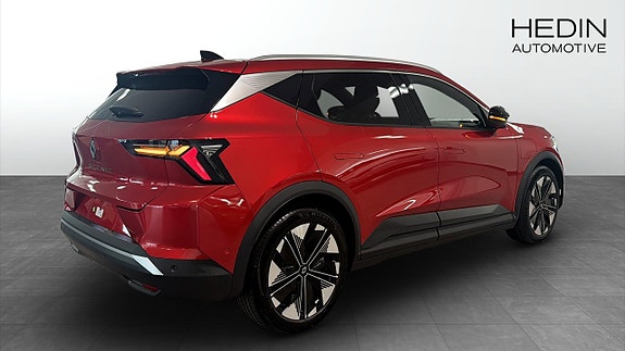 Renault Scenic E-Tech 2 of 9