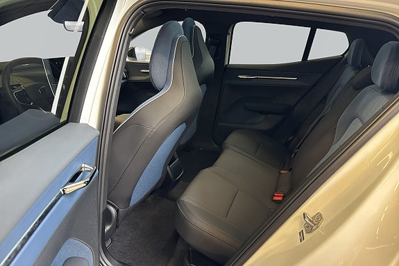 Volvo EX30 8 of 24