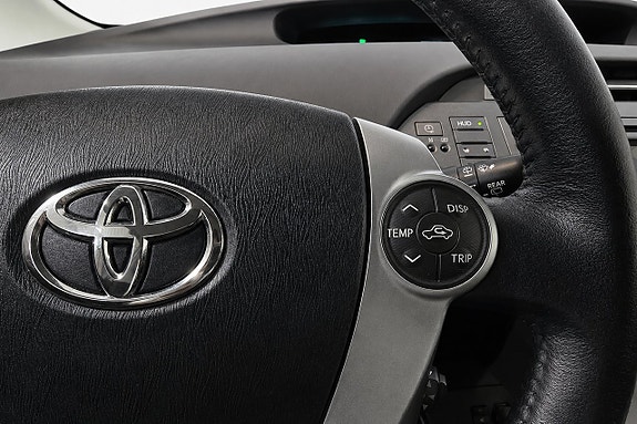 Toyota Prius Plug-in Hybrid 18 of 27