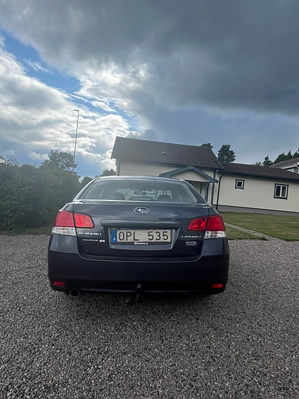 Subaru Legacy 4 of 11