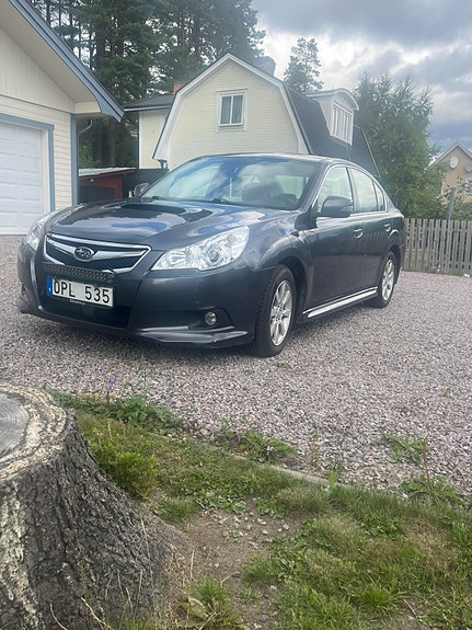 Subaru Legacy 2 of 11