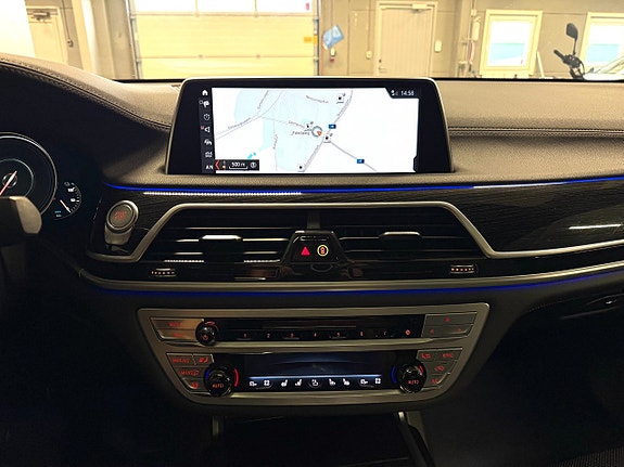 BMW 740e 11 of 24