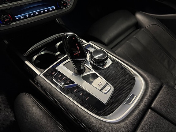 BMW 740e 10 of 24