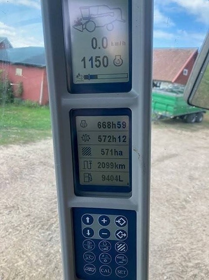 New Holland TC 5.90 11 of 17