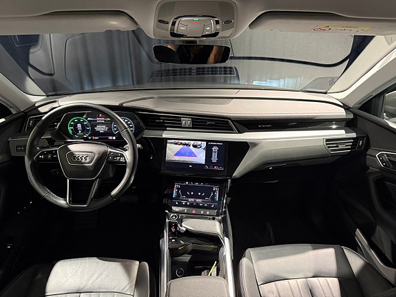 Audi Q8 e-tron 10 of 16