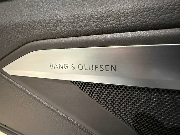 Audi Q8 e-tron 13 of 16