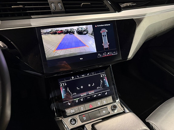 Audi Q8 e-tron 14 of 16