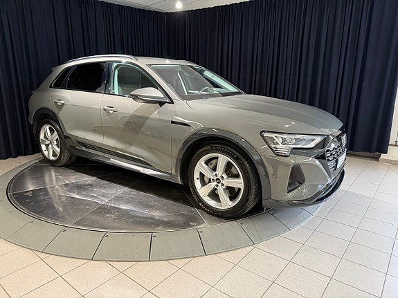 Audi Q8 e-tron 8 of 16