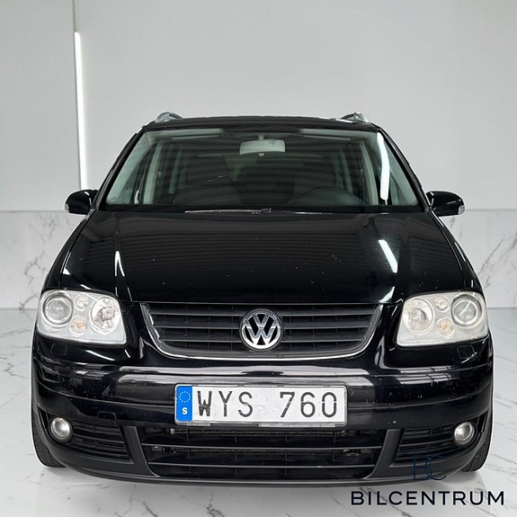 Volkswagen Touran 2 of 20