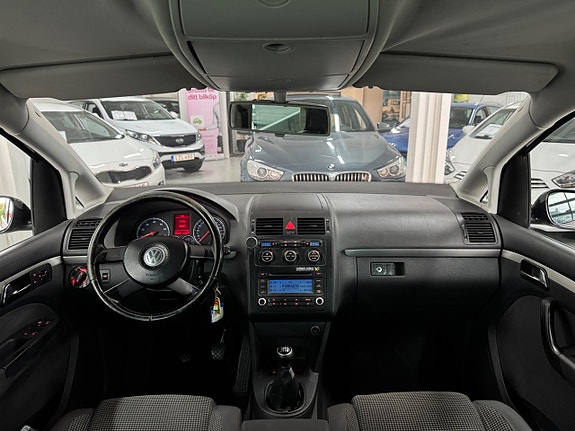 Volkswagen Touran 7 of 20