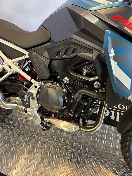 BMW F 900 GS 9 of 14