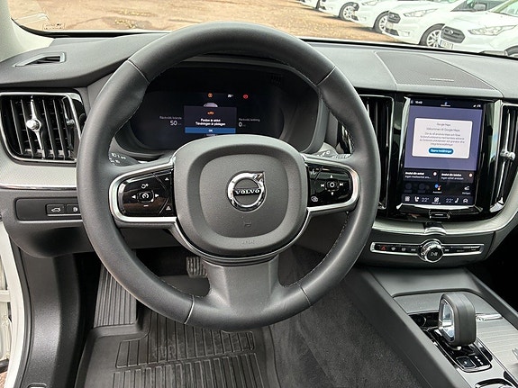Volvo XC60 13 of 18