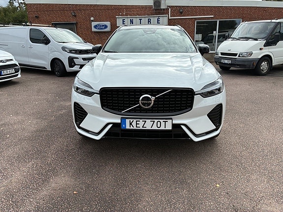 Volvo XC60 2 of 18